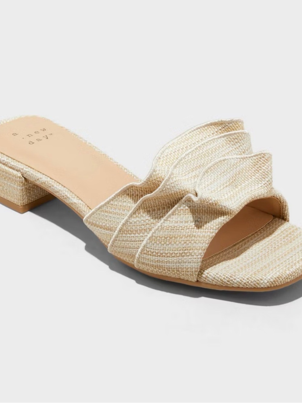 Ruffled Slide Sandal in Natural Raffia